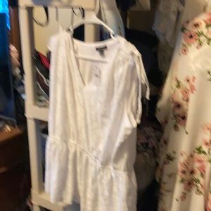 Size 14/16 lane Bryant sleeveless top